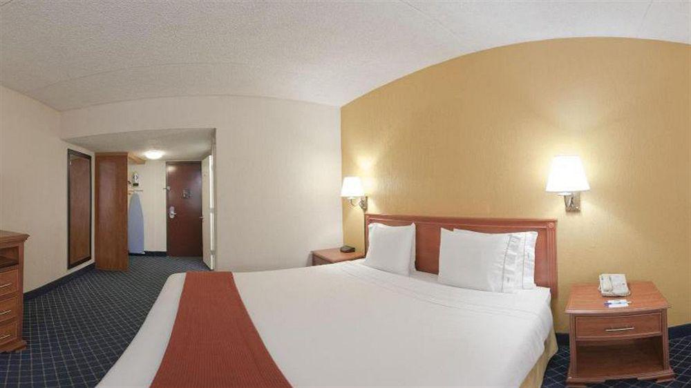 Holiday Inn Express&Suites Nashville-I-40&I-24 Eksteriør bilde