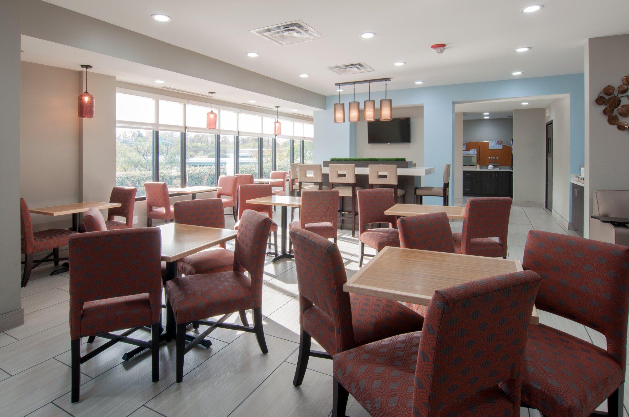 Holiday Inn Express&Suites Nashville-I-40&I-24 Eksteriør bilde