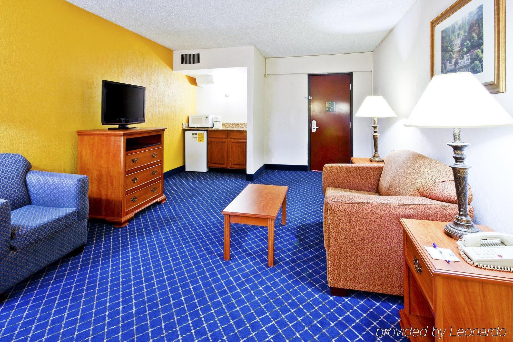 Holiday Inn Express&Suites Nashville-I-40&I-24 Rom bilde