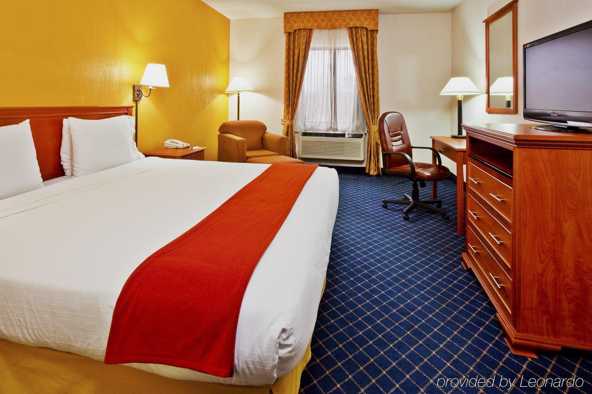 Holiday Inn Express&Suites Nashville-I-40&I-24 Eksteriør bilde