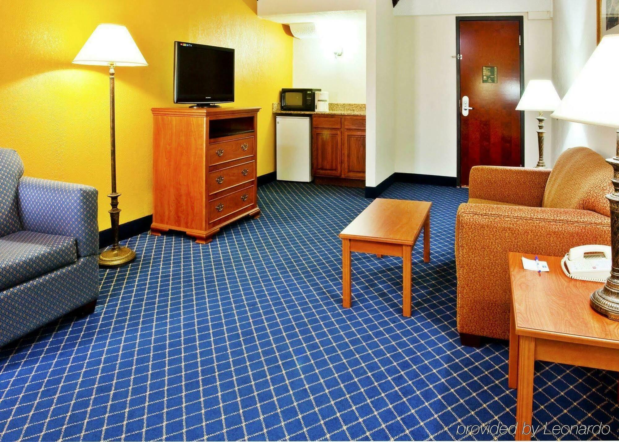 Holiday Inn Express&Suites Nashville-I-40&I-24 Eksteriør bilde